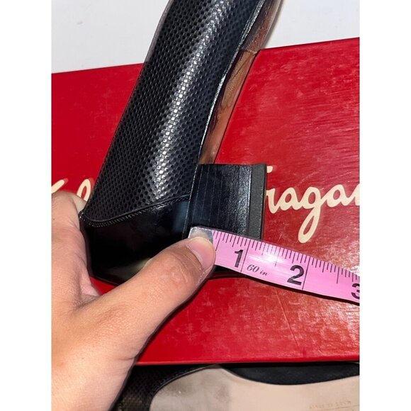 Vintage Salvatore Ferragamo Black Leather Pumps Size 7.5 Y2K - Picture 10 of 10